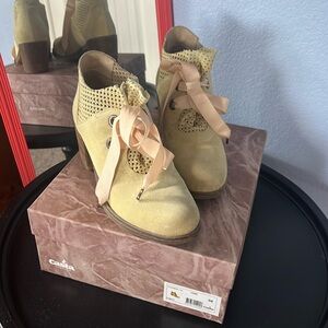 Casta Parti low boot size 38 color called Lime